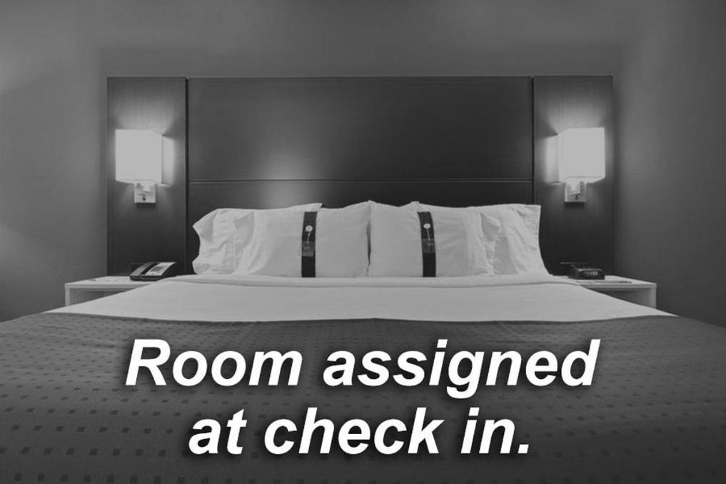 Holiday Inn Express Mccomb By Ihg Eksteriør bilde