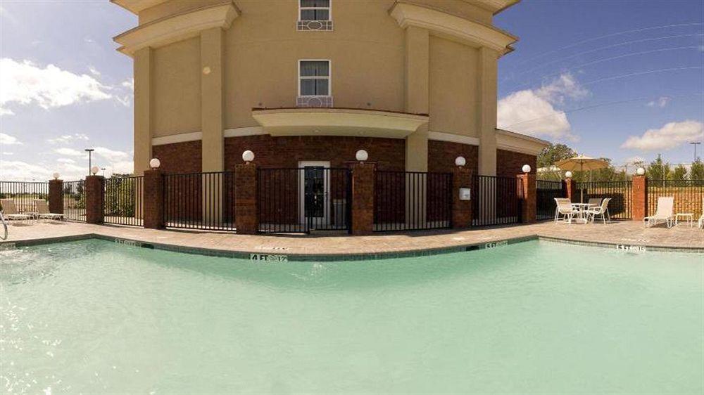 Holiday Inn Express Mccomb By Ihg Eksteriør bilde