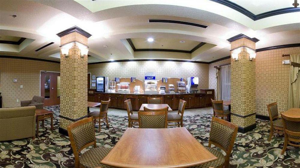 Holiday Inn Express Mccomb By Ihg Eksteriør bilde