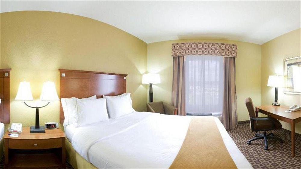 Holiday Inn Express Mccomb By Ihg Eksteriør bilde