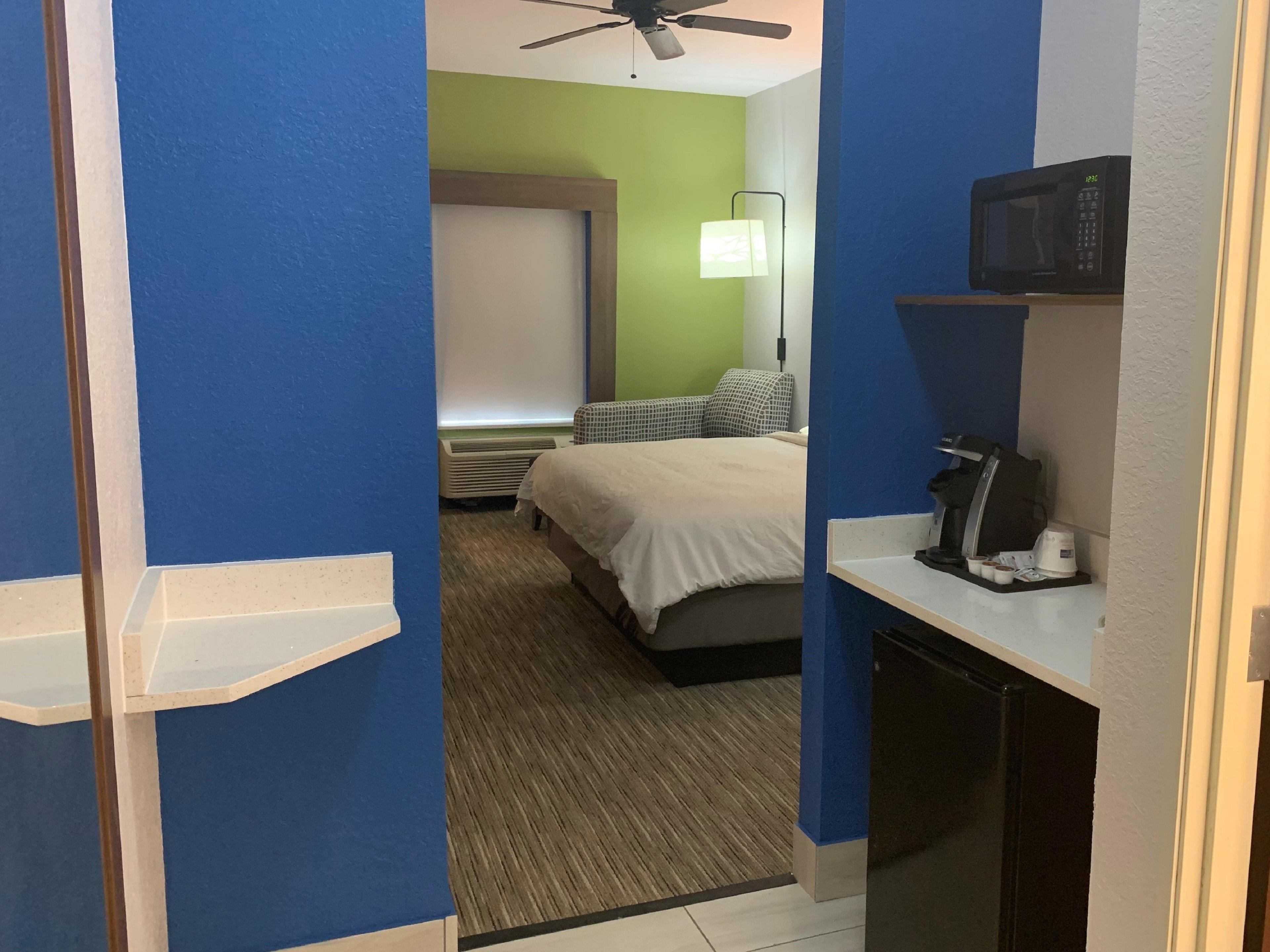 Holiday Inn Express Mccomb By Ihg Eksteriør bilde