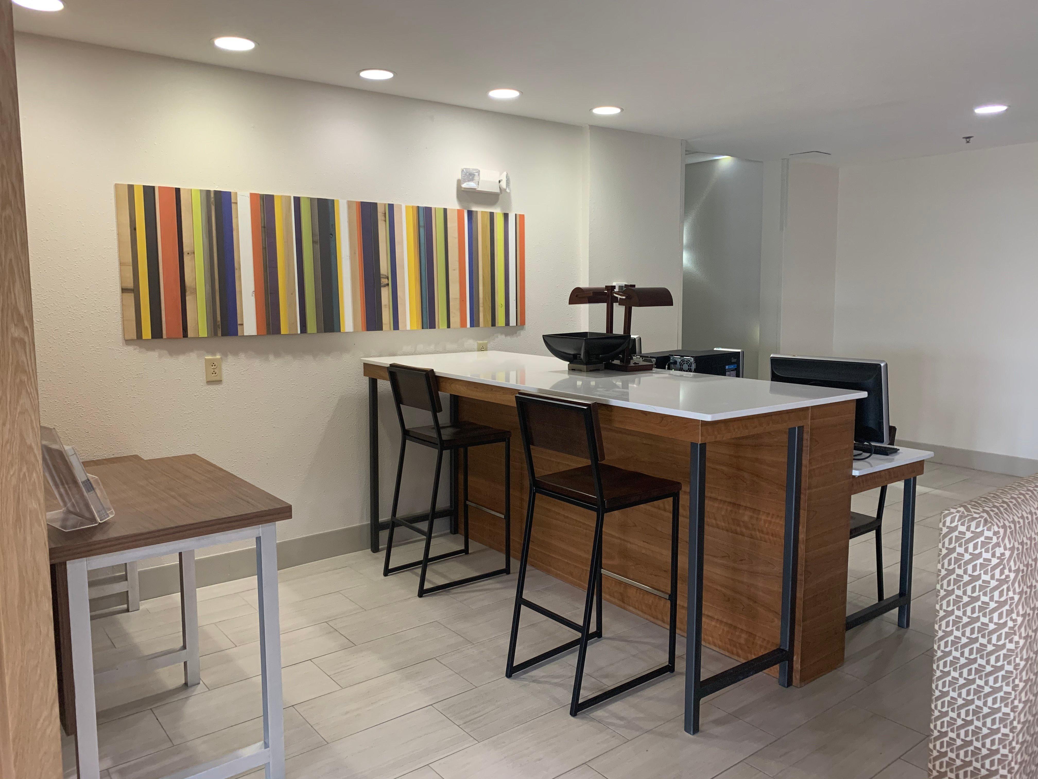 Holiday Inn Express Mccomb By Ihg Eksteriør bilde