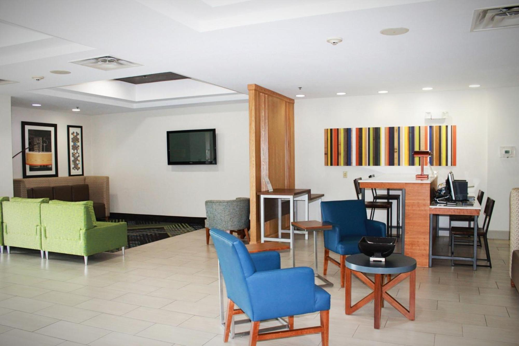 Holiday Inn Express Mccomb By Ihg Eksteriør bilde